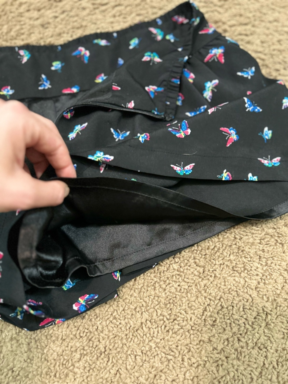 Express Butterfly Print Flowy Shorts Size 4 EUC Lined - Picture 4 of 7
